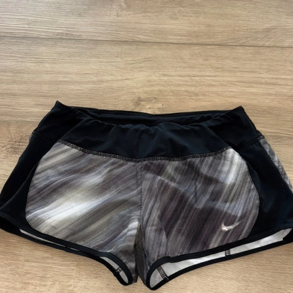 Nike Women's Black and White Athletic Shorts size small